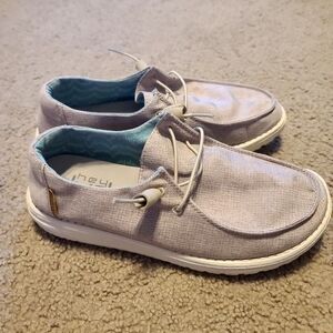 Women's 8, Light Gray Hey Dude Slip Ons